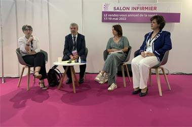 Salon personnes assises